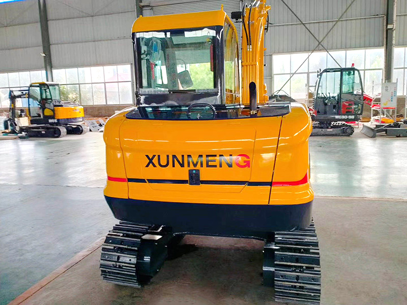 新型35型履帶式挖掘機(jī)4.jpg